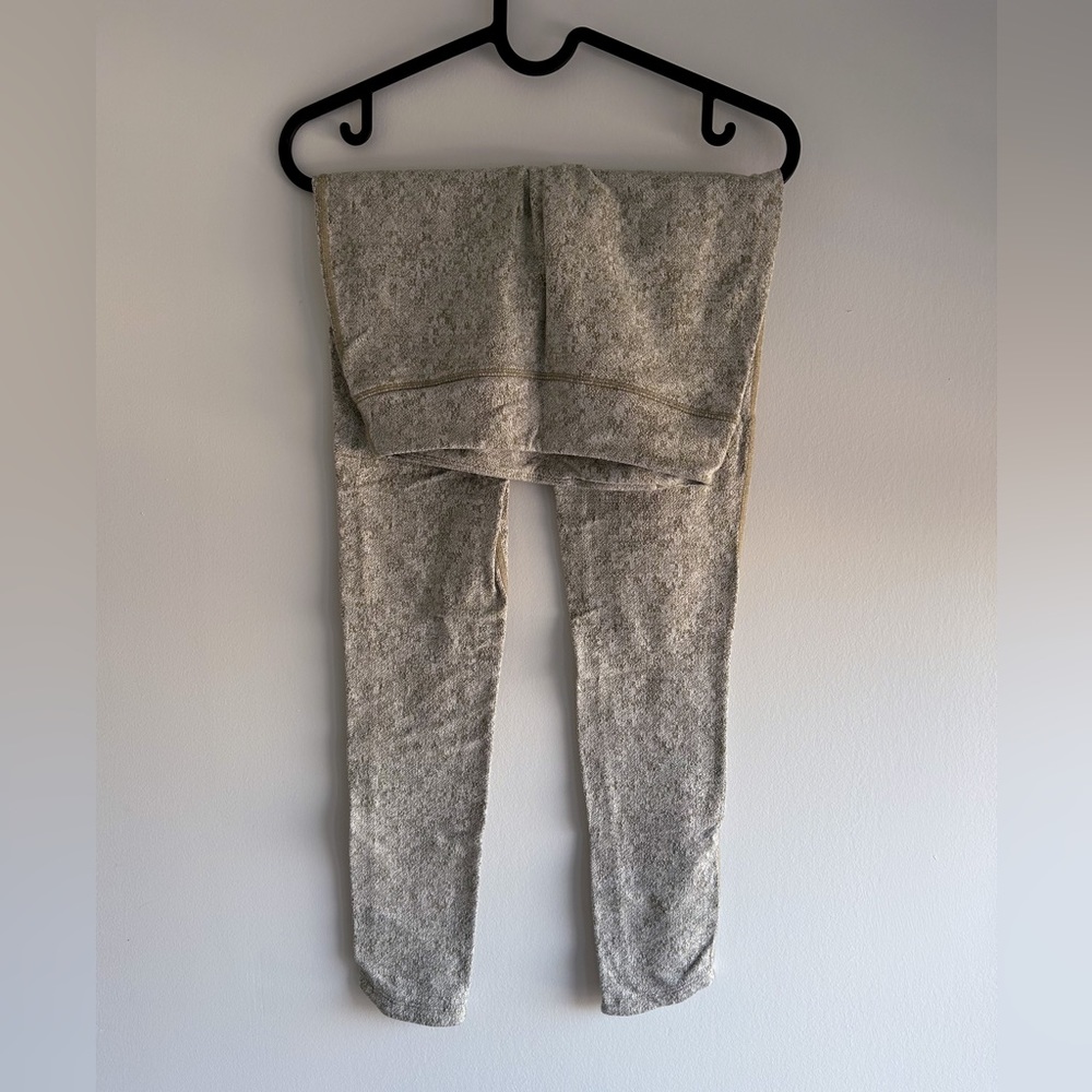 Small green gymshark leggings! Perfect condition! Bundle with sports bra!